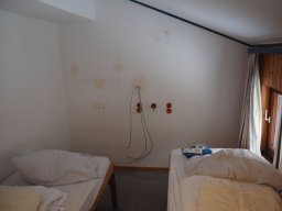PB210580-090